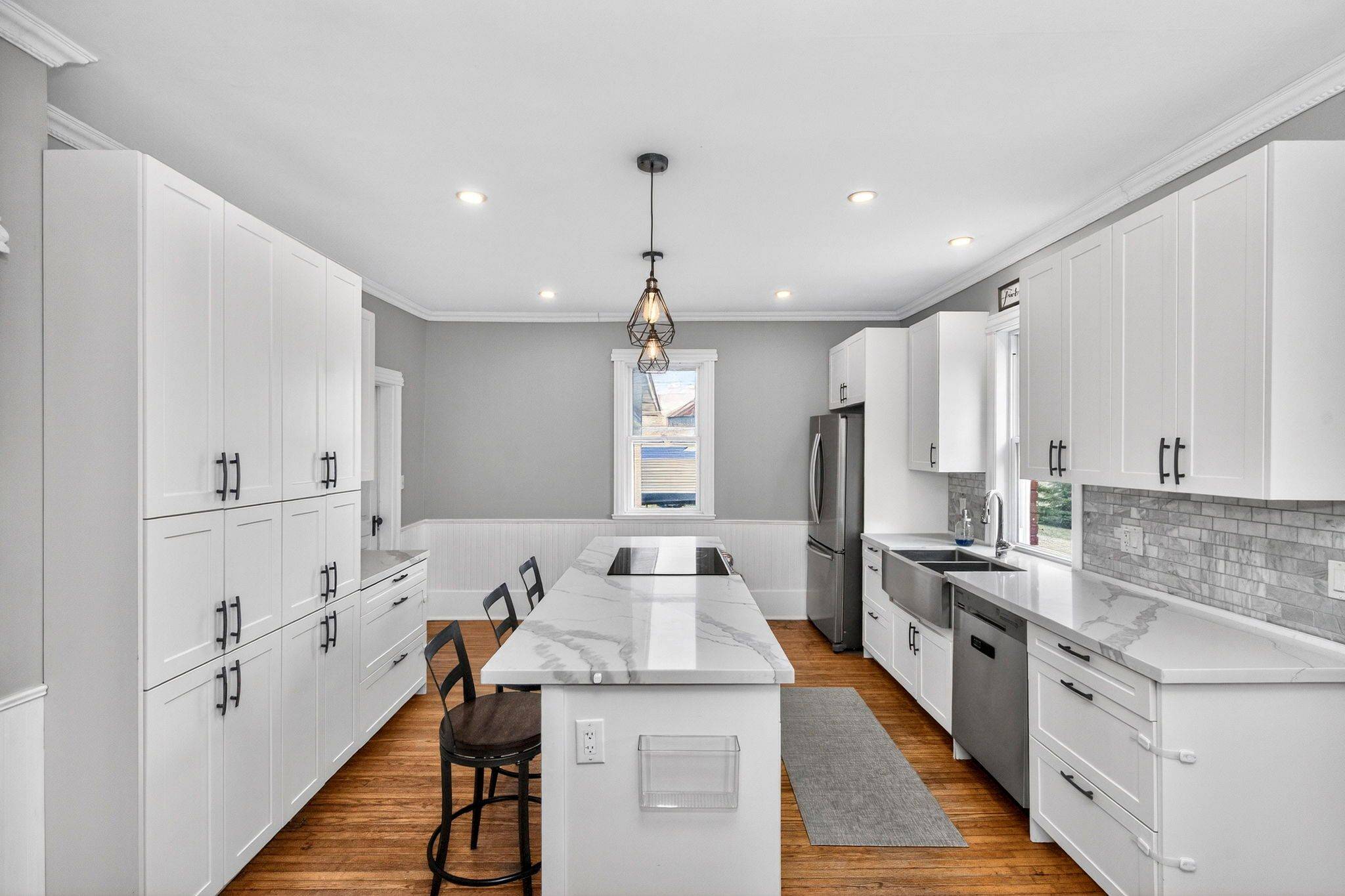 2936 Flos 6 RD W, Springwater, ON L0L 1P0