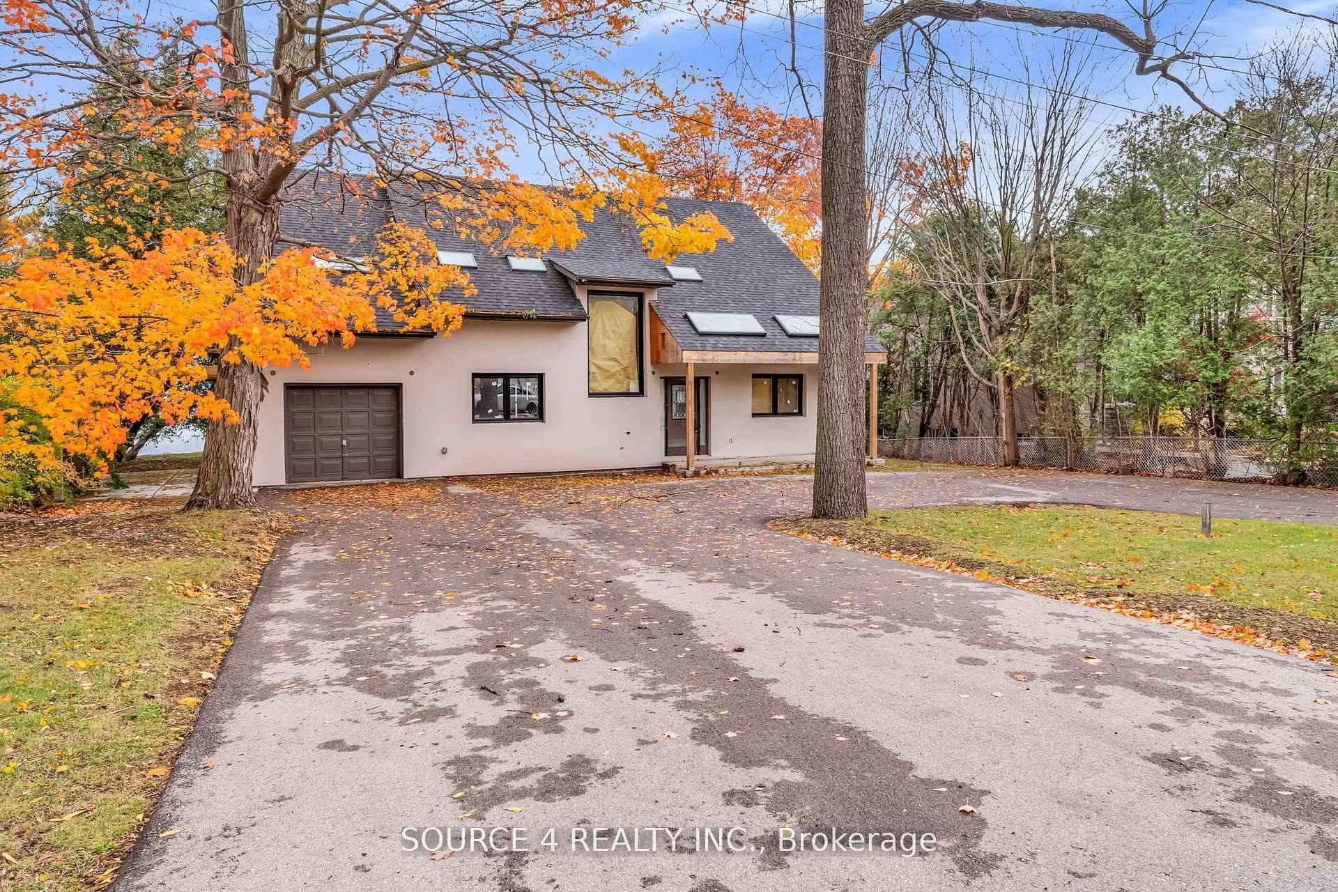 1376 Lakeshore RD W, Oakville, ON L6L 1G2