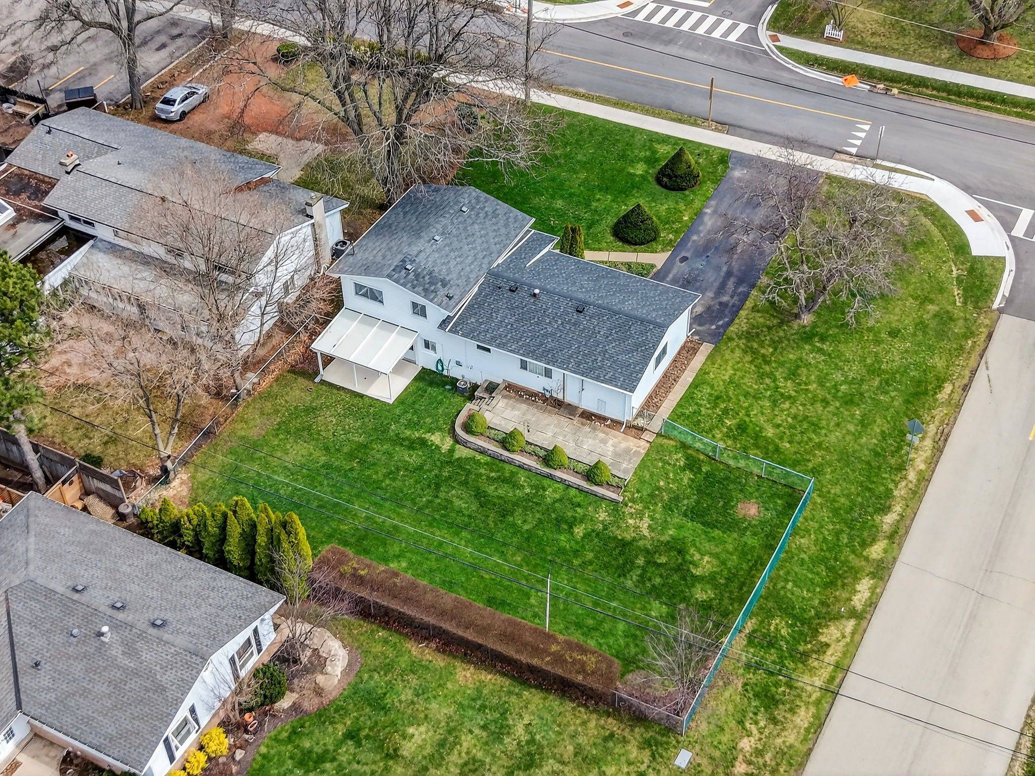 6 Nelles RD S, Grimsby, ON L3M 2Z2