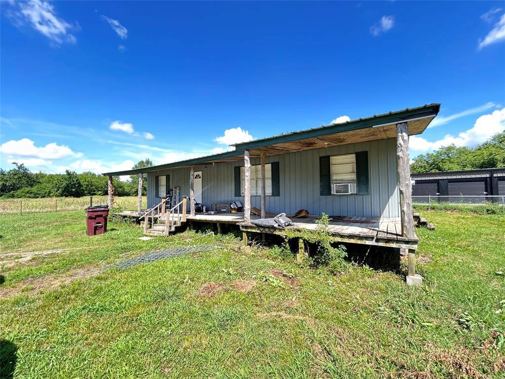 104 Gaskins Street, Como, TX 75431