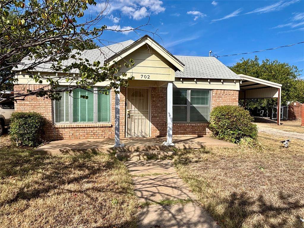 702 W Walnut Street, Coleman, TX 76834