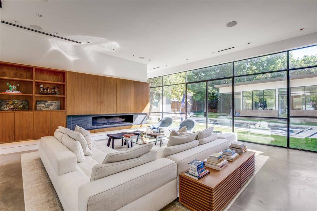 4411 Taos Road, Dallas, TX 75209