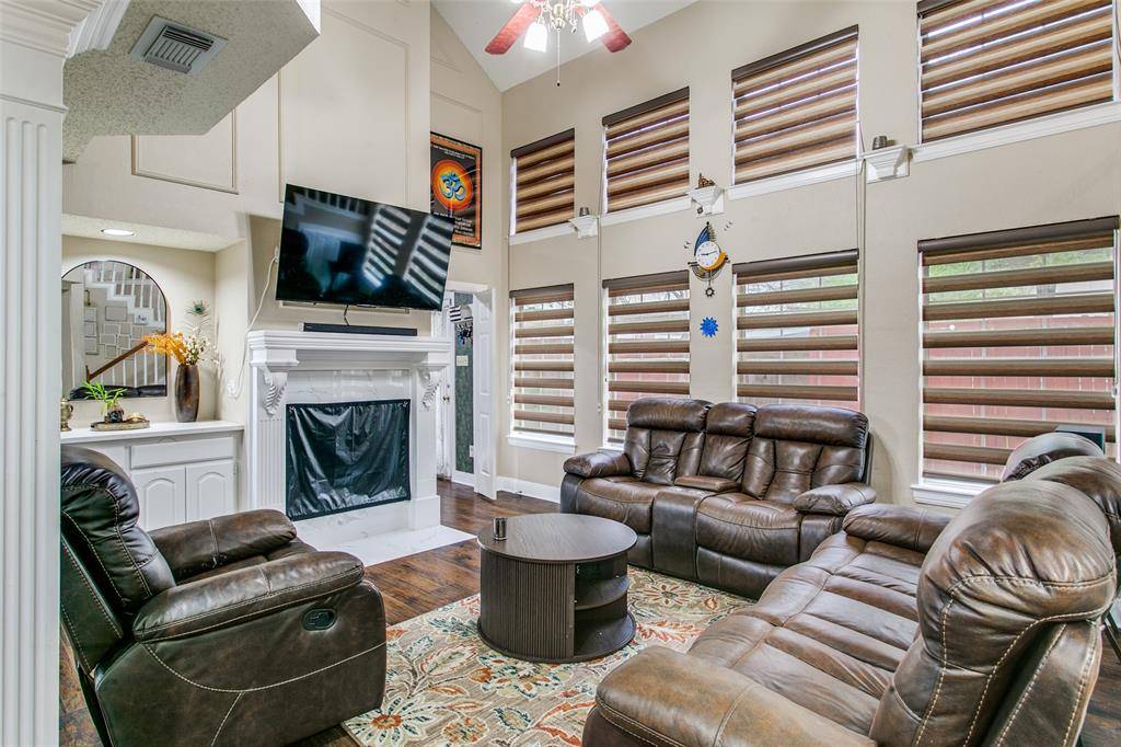 9432 Blue Jay Way, Irving, TX 75063