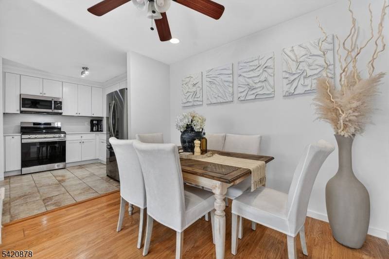 810 Cricket Ln, Woodbridge Twp., NJ 07095