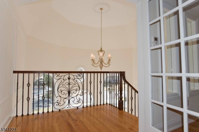 673 Glendale Rd, Franklin Lakes Boro, NJ 07417
