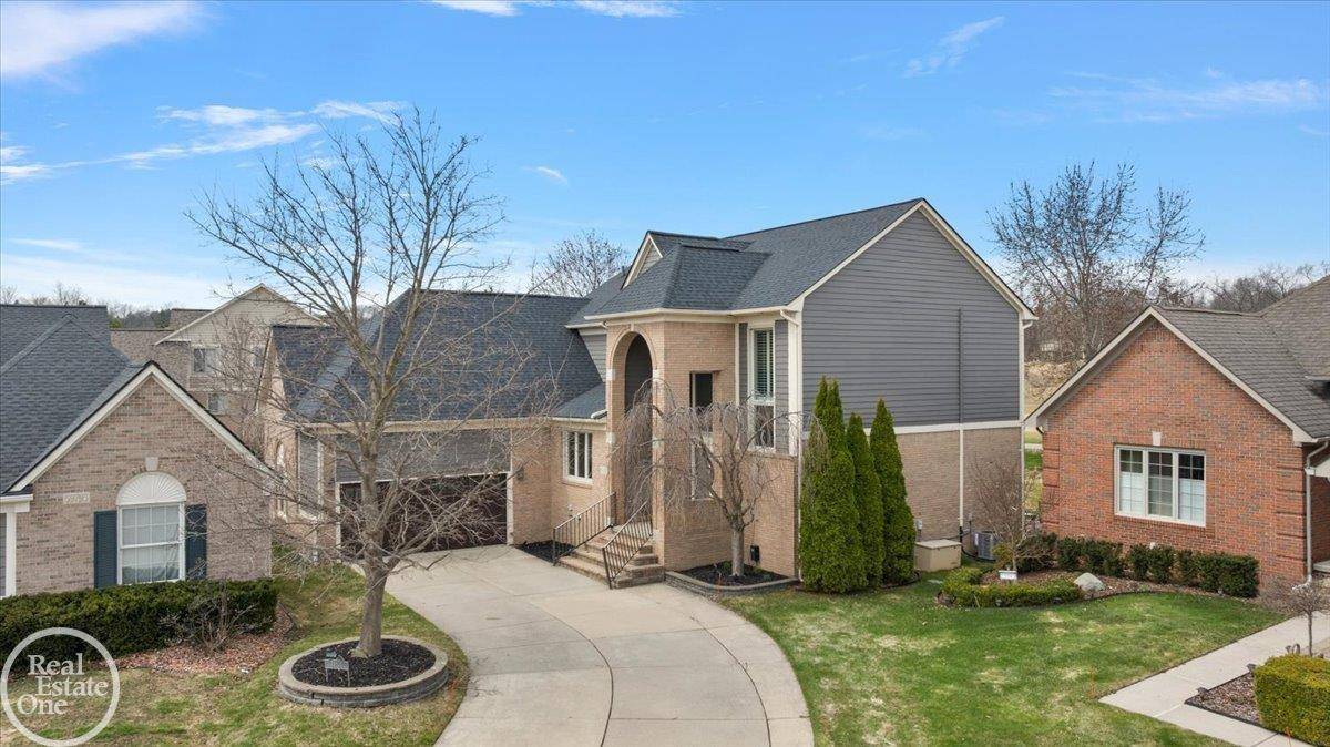 59807 Glacier Ridge N. DR, Washington Twp, MI 48094