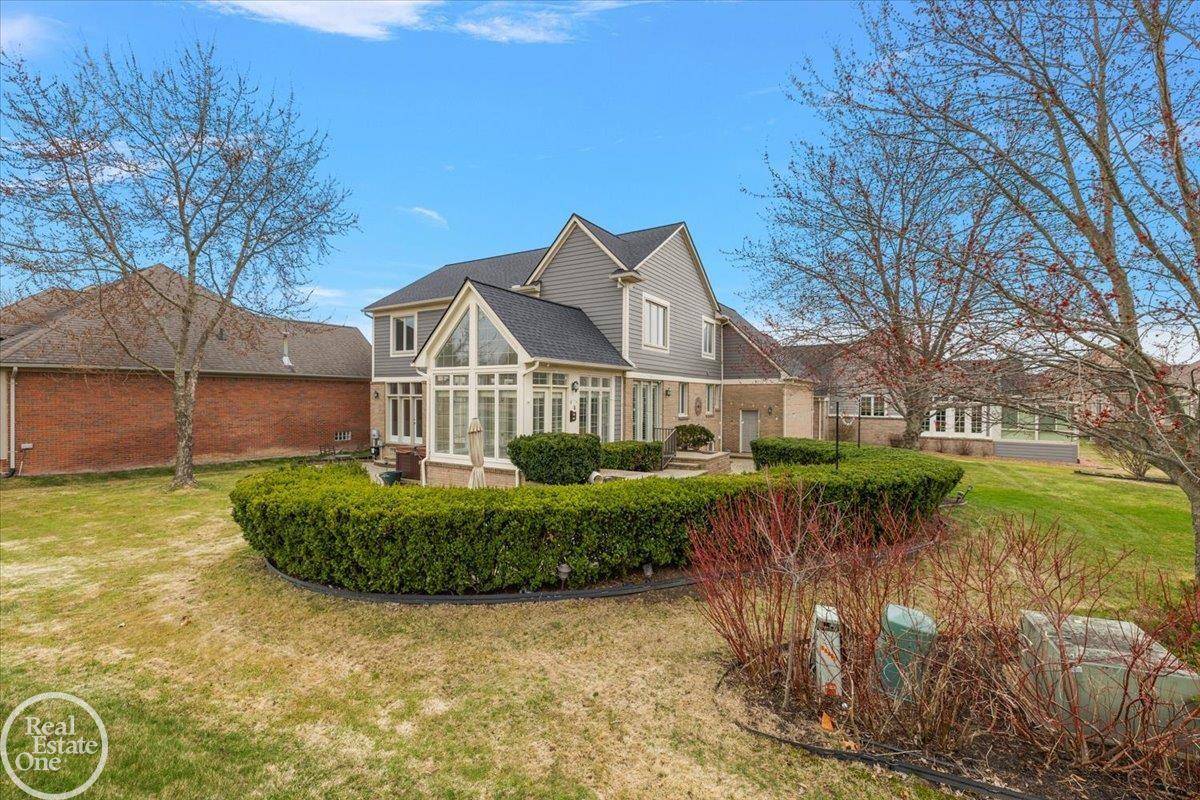 59807 Glacier Ridge N. DR, Washington Twp, MI 48094