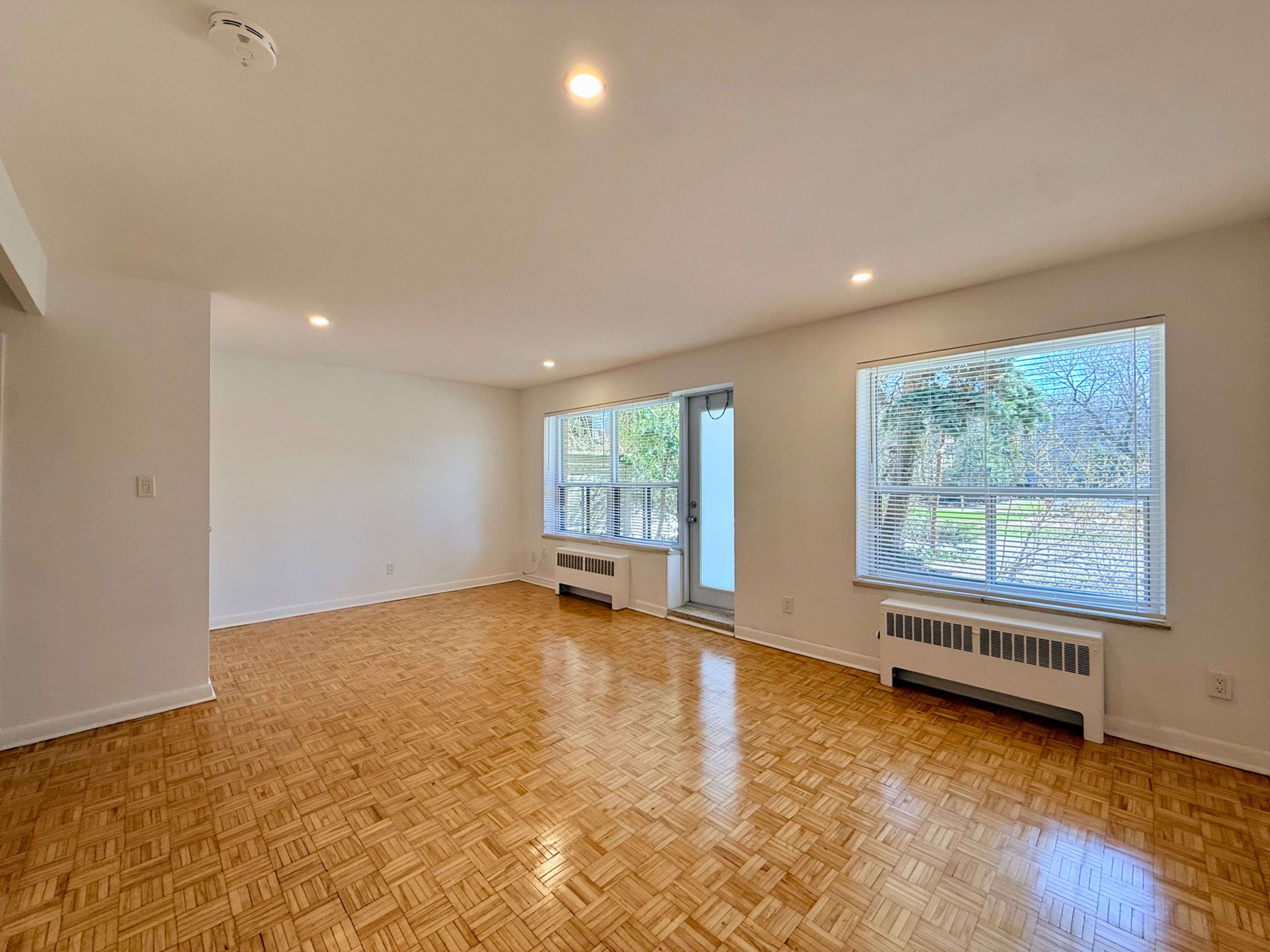 30 Upper Canada DR #111, Toronto C12, ON M2P 1S1