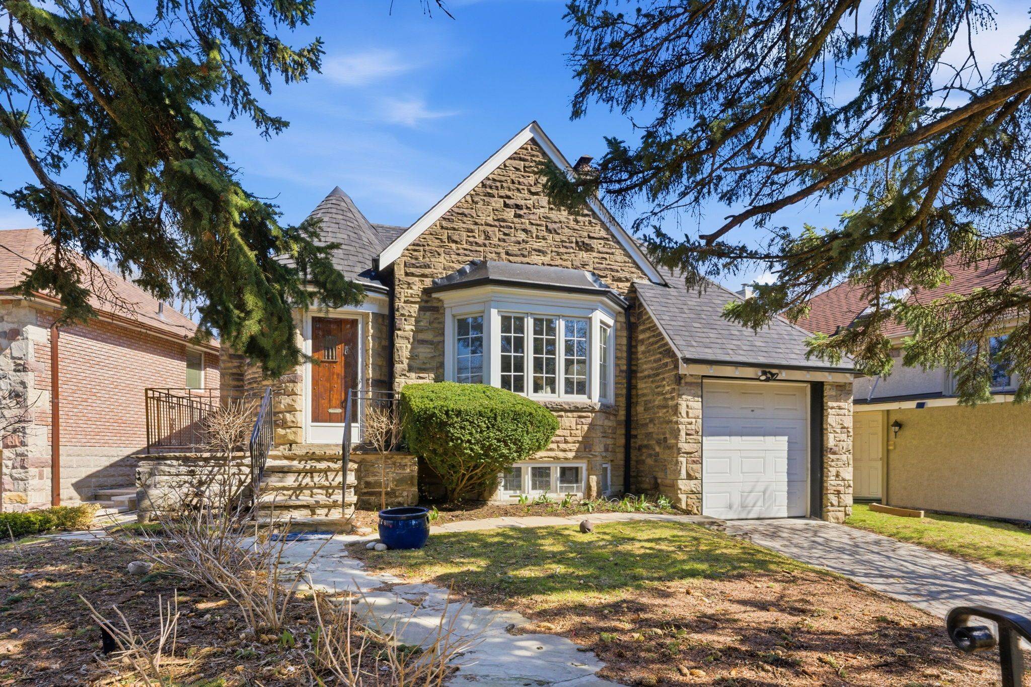 222 Chaplin CRES, Toronto C03, ON M5P 1B4
