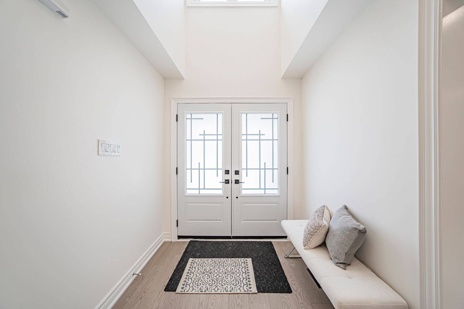 2211 Rockingham DR, Oakville, ON L6H 6E8