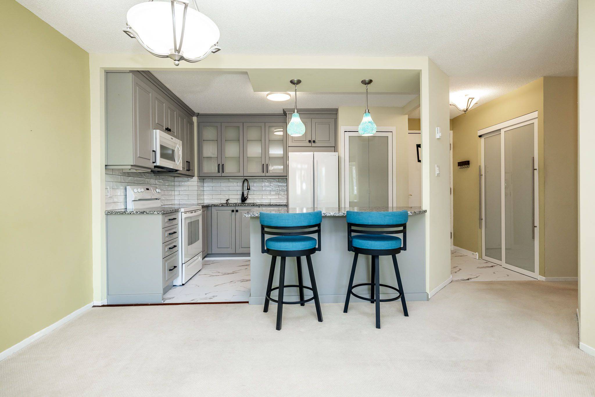 1025 Grenon AVE #115, Britannia Heights - Queensway Terrace N And Area, ON K2B 8S5