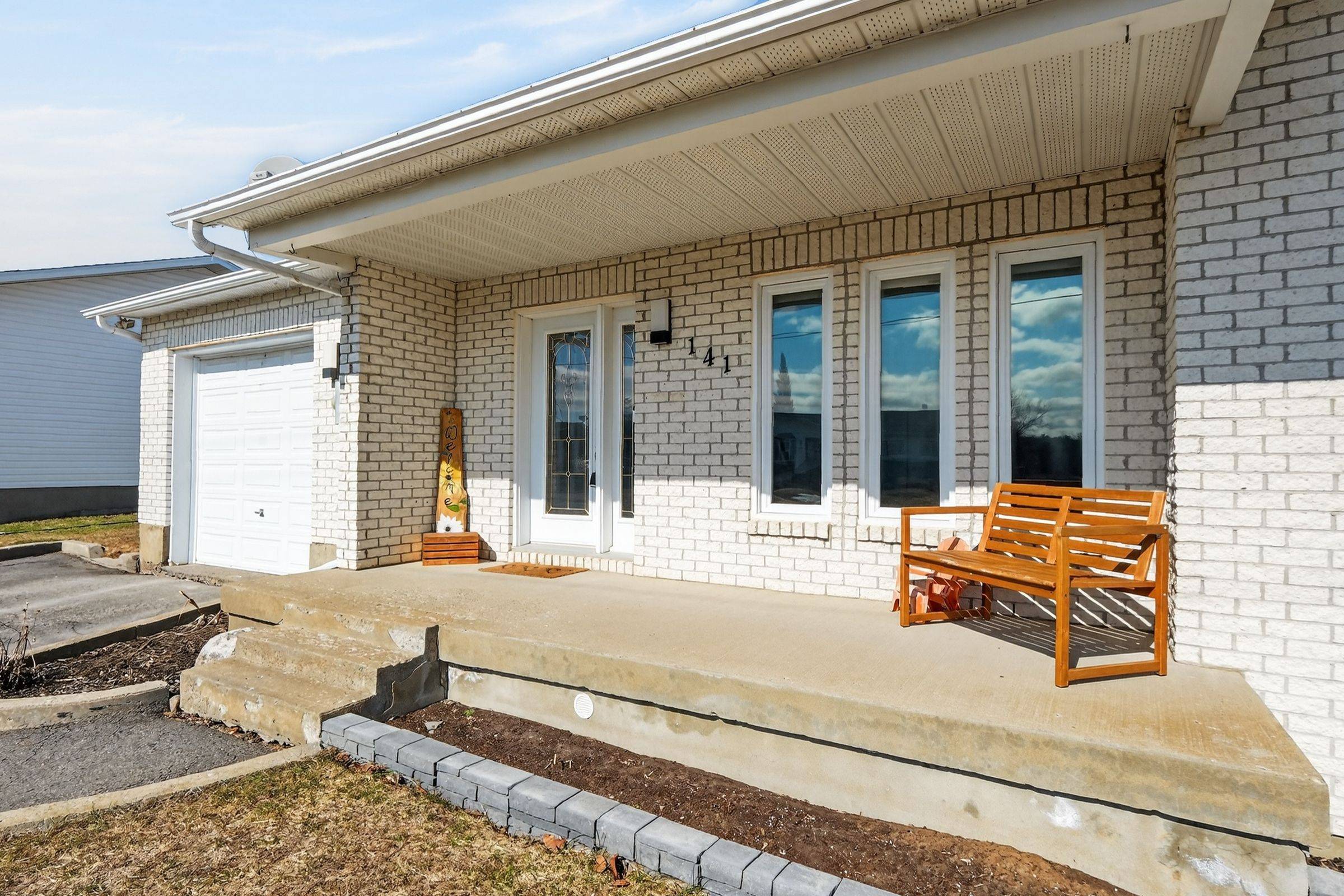 141 Jessup's Falls RD, Alfred And Plantagenet, ON K0B 1L0