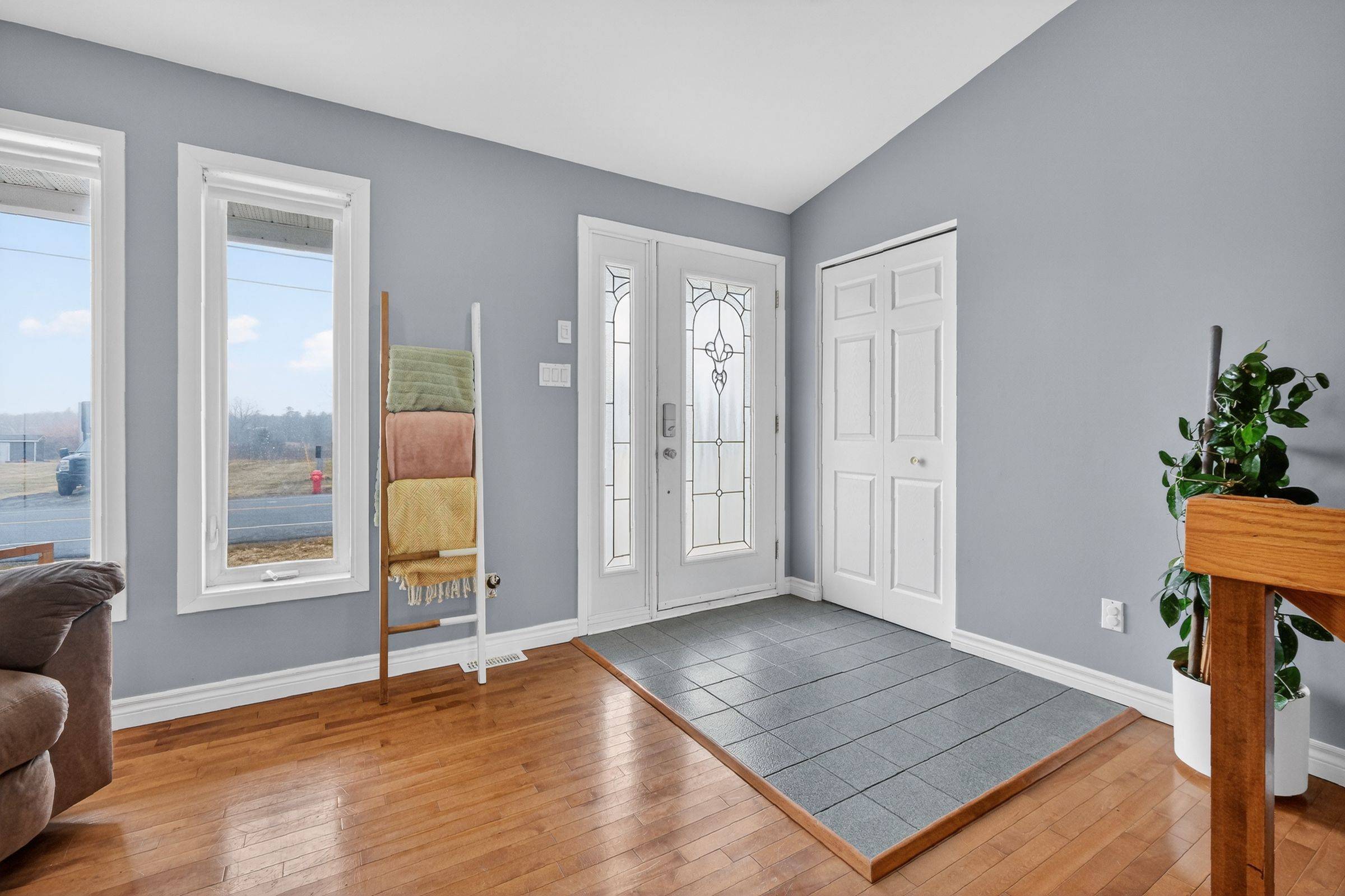 141 Jessup's Falls RD, Alfred And Plantagenet, ON K0B 1L0