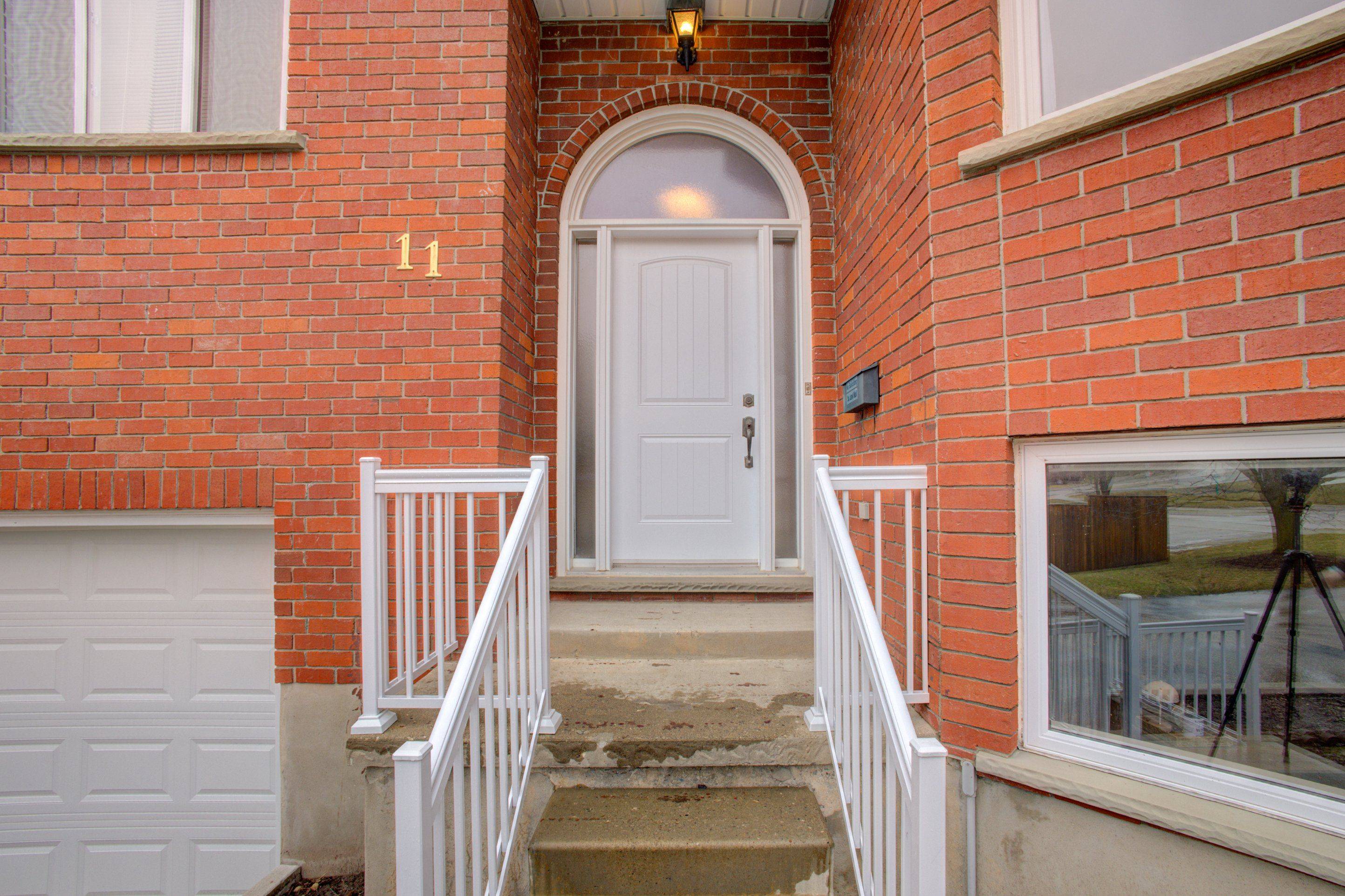 11 Bonniewood DR, Mapleton, ON N0G 1P0