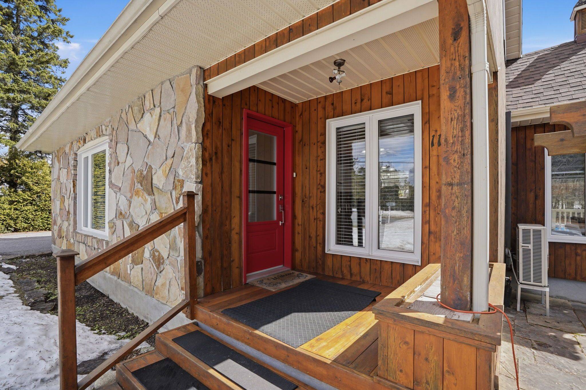 1165 Golf RD, East Hawkesbury, ON K6A 2R2