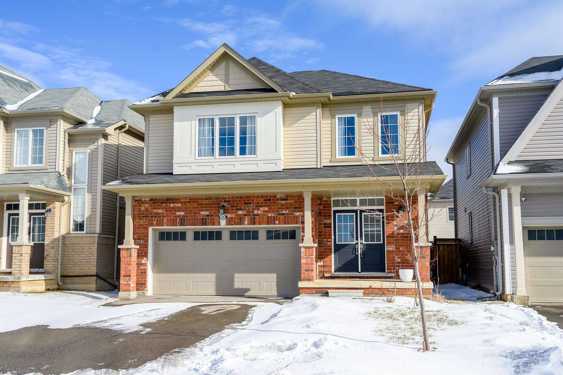 20 Armes ST, Hamilton, ON L0R 1C0