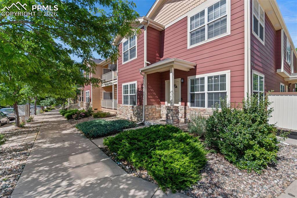 1563 Monterey RD #B, Colorado Springs, CO 08910