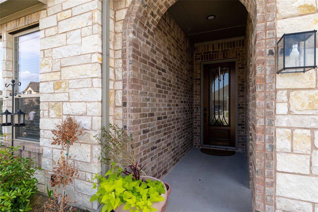 513 Livia Street, Burleson, TX 76028