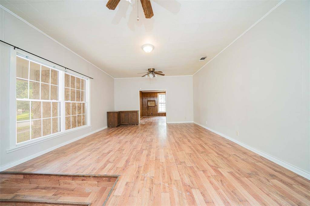 203 E Groves Street, Big Sandy, TX 75755