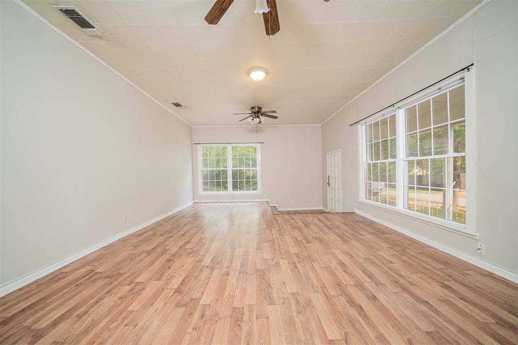 203 E Groves Street, Big Sandy, TX 75755