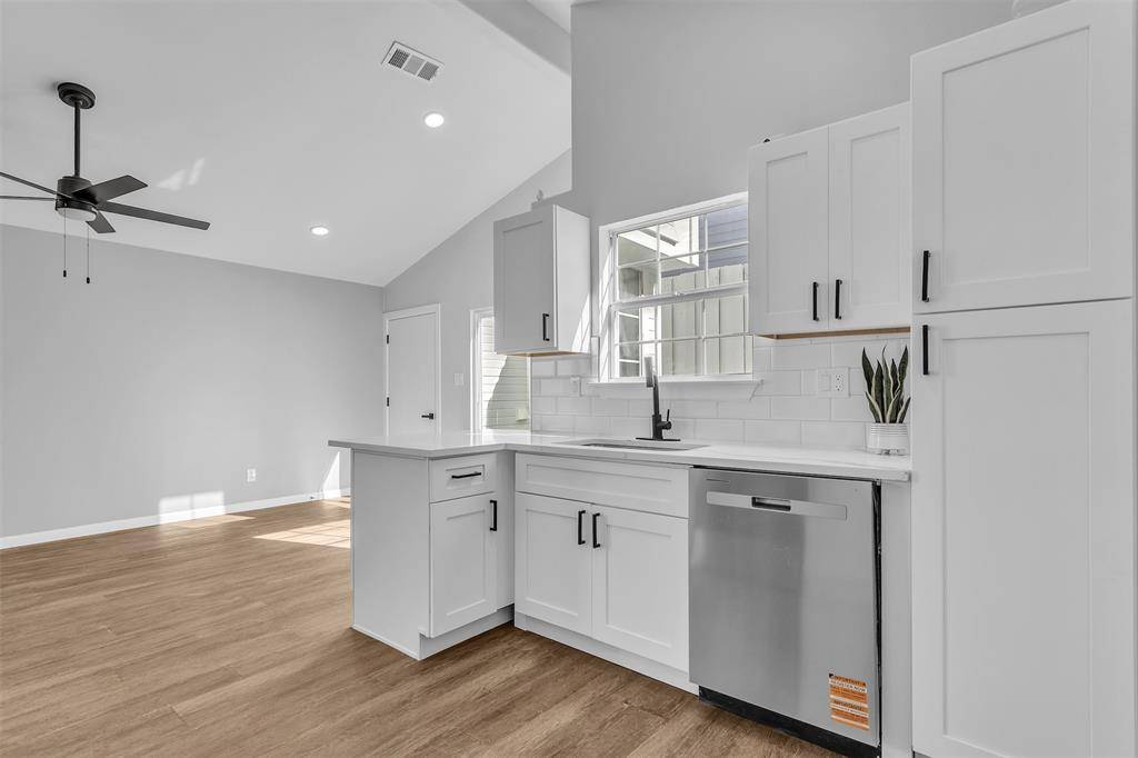 17676 Kelly Boulevard, Dallas, TX 75287