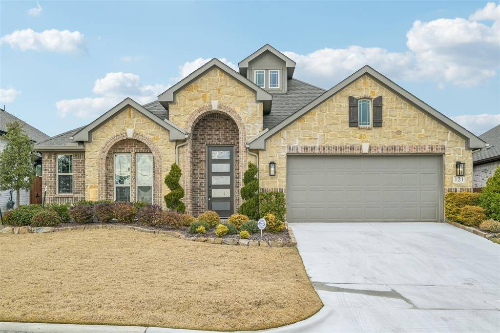 121 Emperor Oak Court, Balch Springs, TX 75181