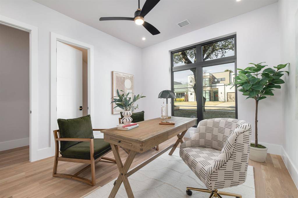 3950 Rochelle Drive, Dallas, TX 75220