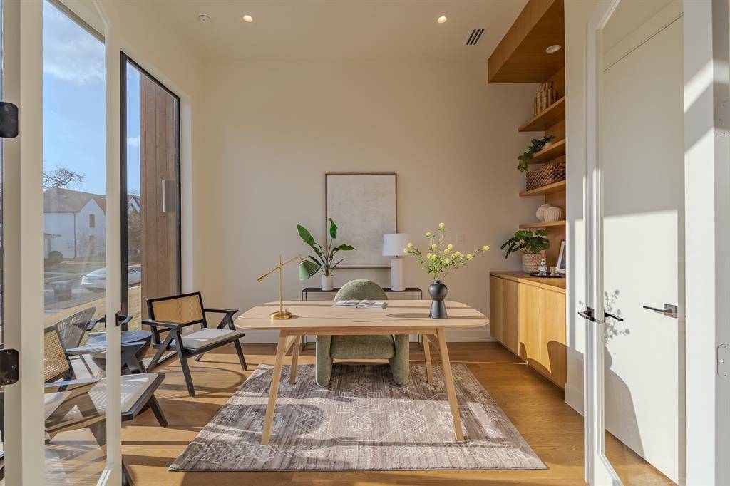 7319 Casa Loma Avenue, Dallas, TX 75214