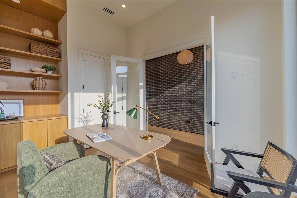 7319 Casa Loma Avenue, Dallas, TX 75214