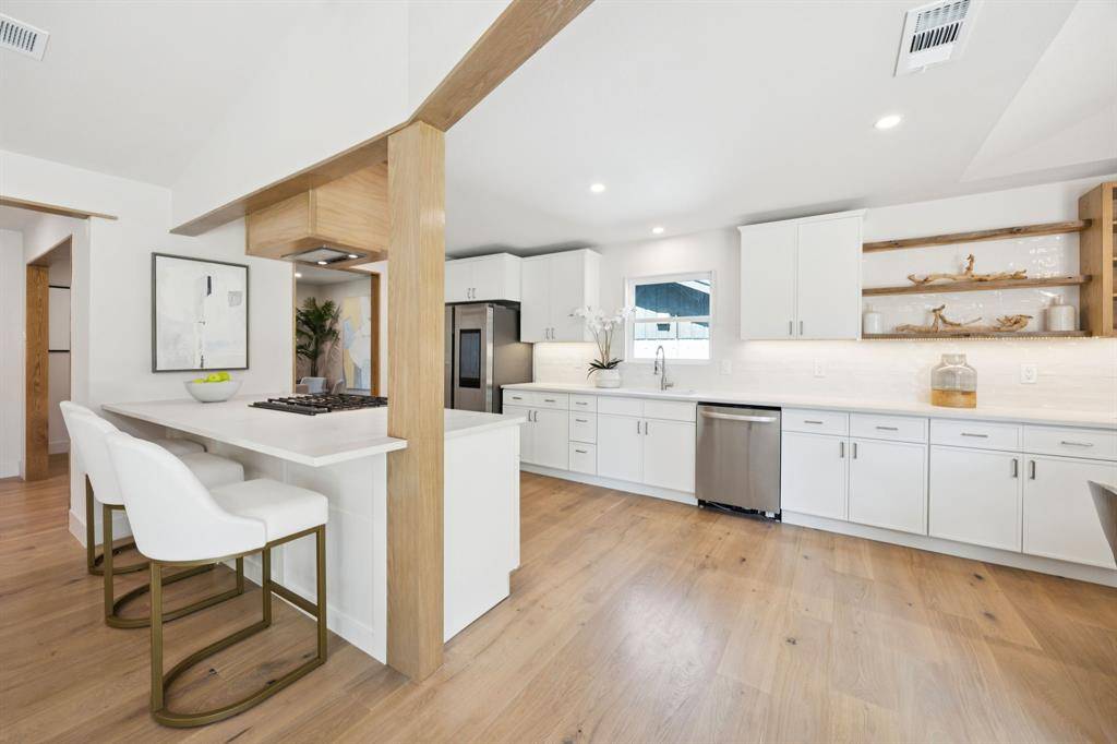 3145 Darvany Drive, Dallas, TX 75220