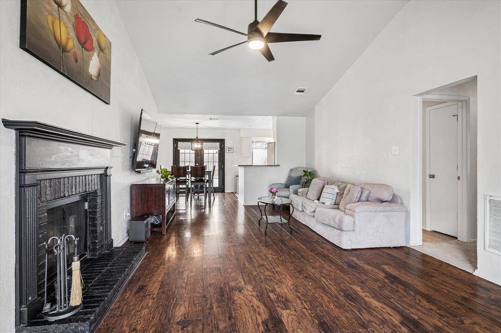 1117 Geneva Court, Garland, TX 75040