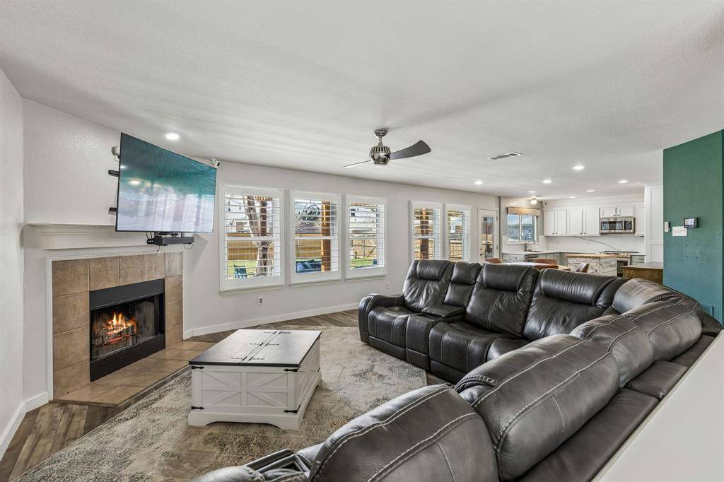 14037 Fontana Road, Fort Worth, TX 76262