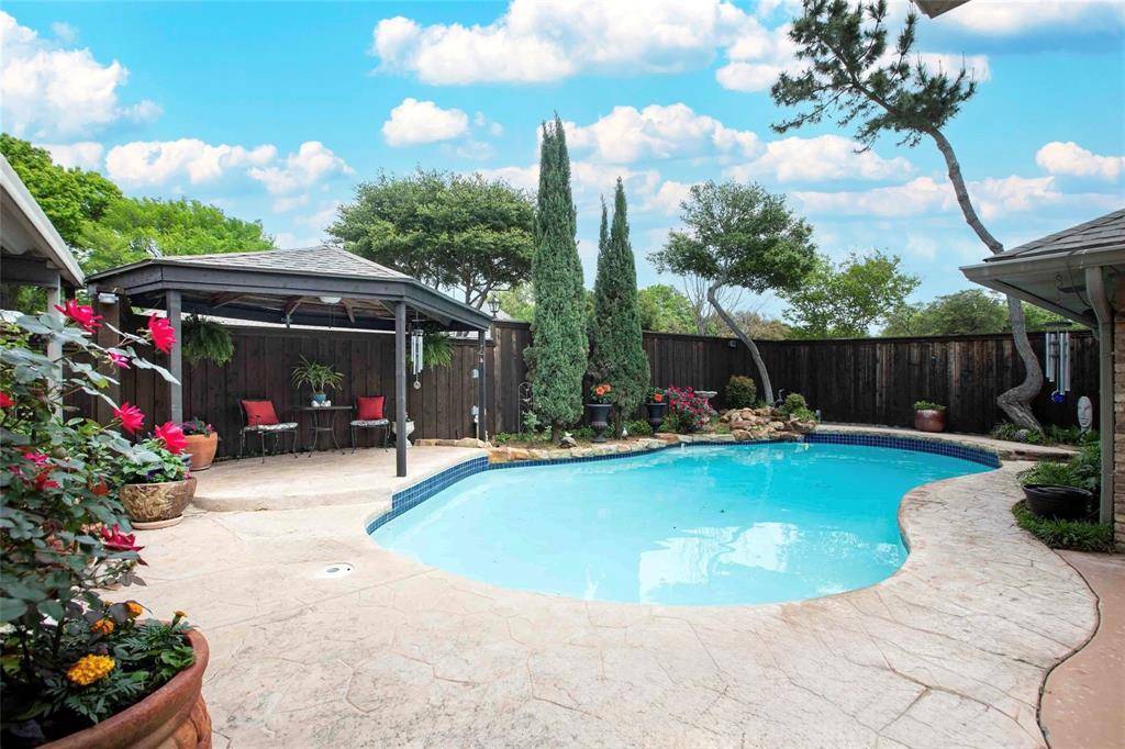 10011 Hickory Crossing, Dallas, TX 75243