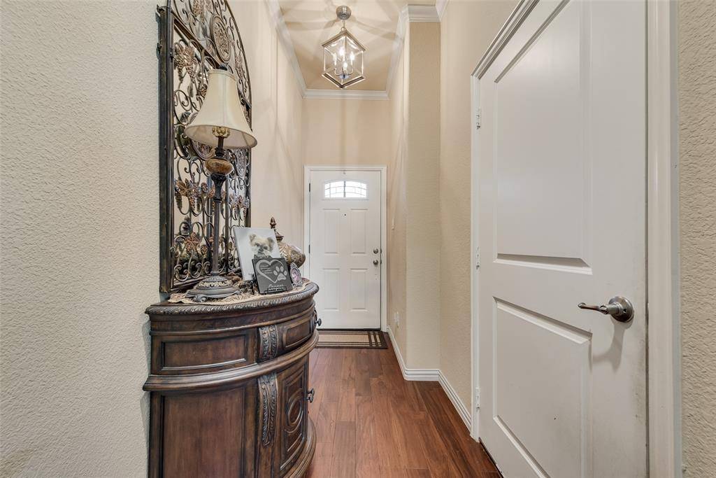 1217 Summerset Lane, Burleson, TX 76028