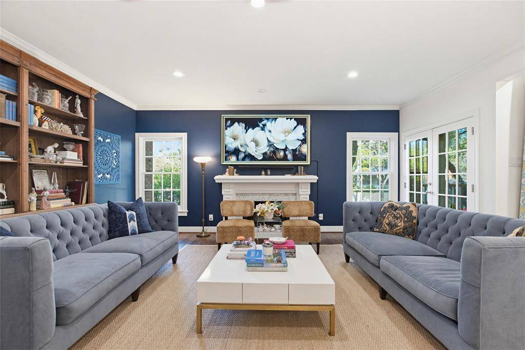 4212 Lomo Alto Drive #201, Highland Park, TX 75219