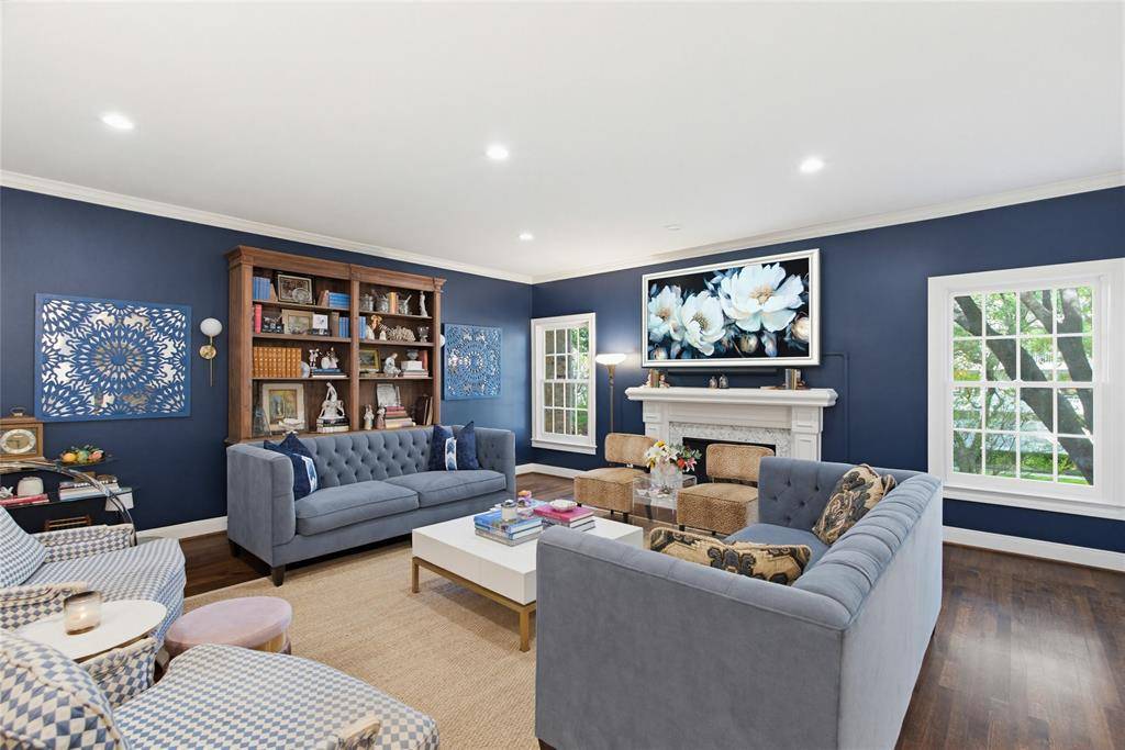 4212 Lomo Alto Drive #201, Highland Park, TX 75219