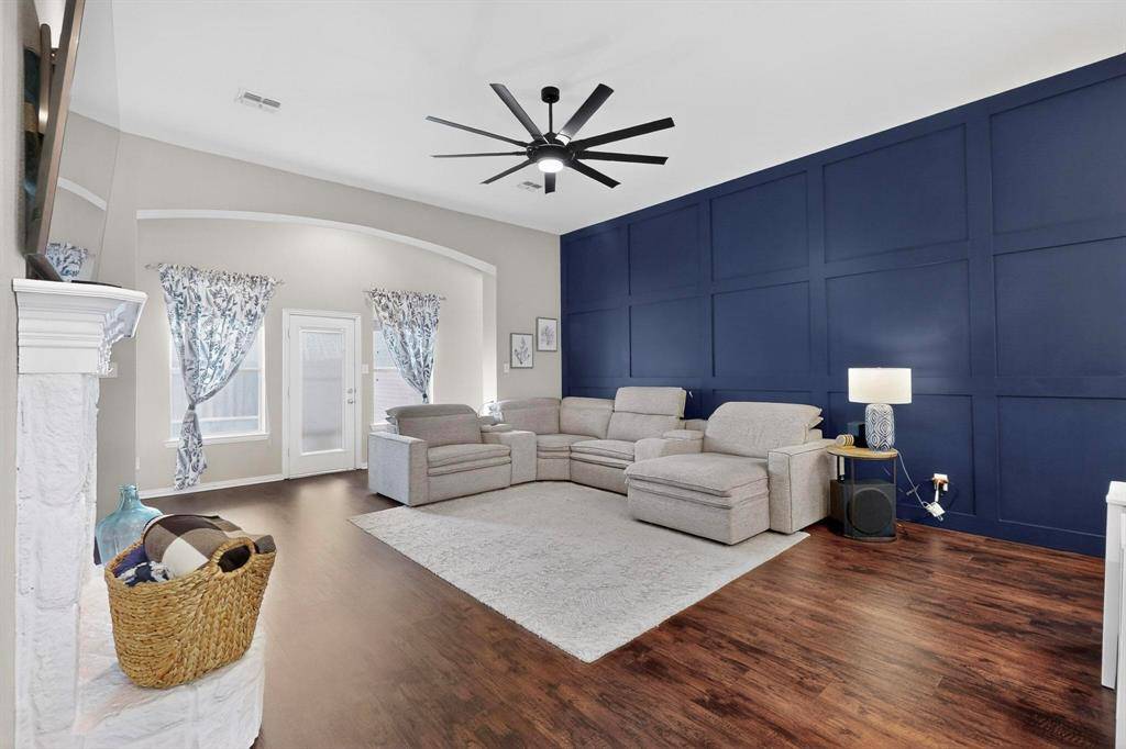 210 Anns Way, Forney, TX 75126