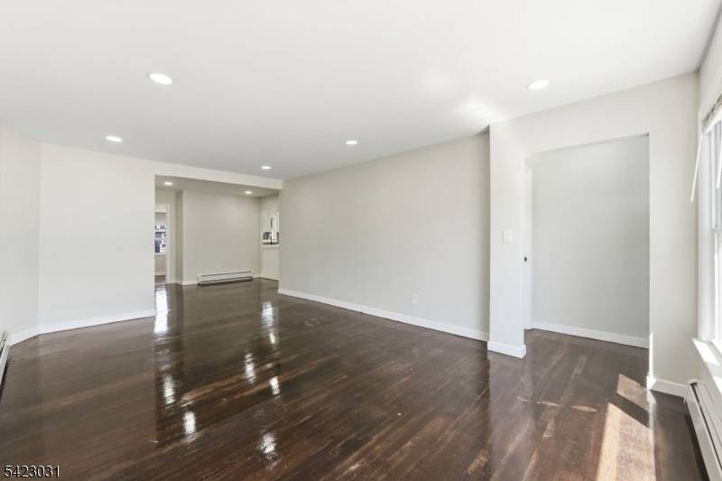 325 Schley St, Newark City, NJ 07112