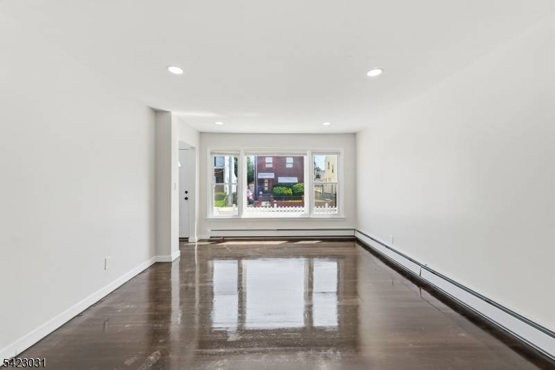 325 Schley St, Newark City, NJ 07112