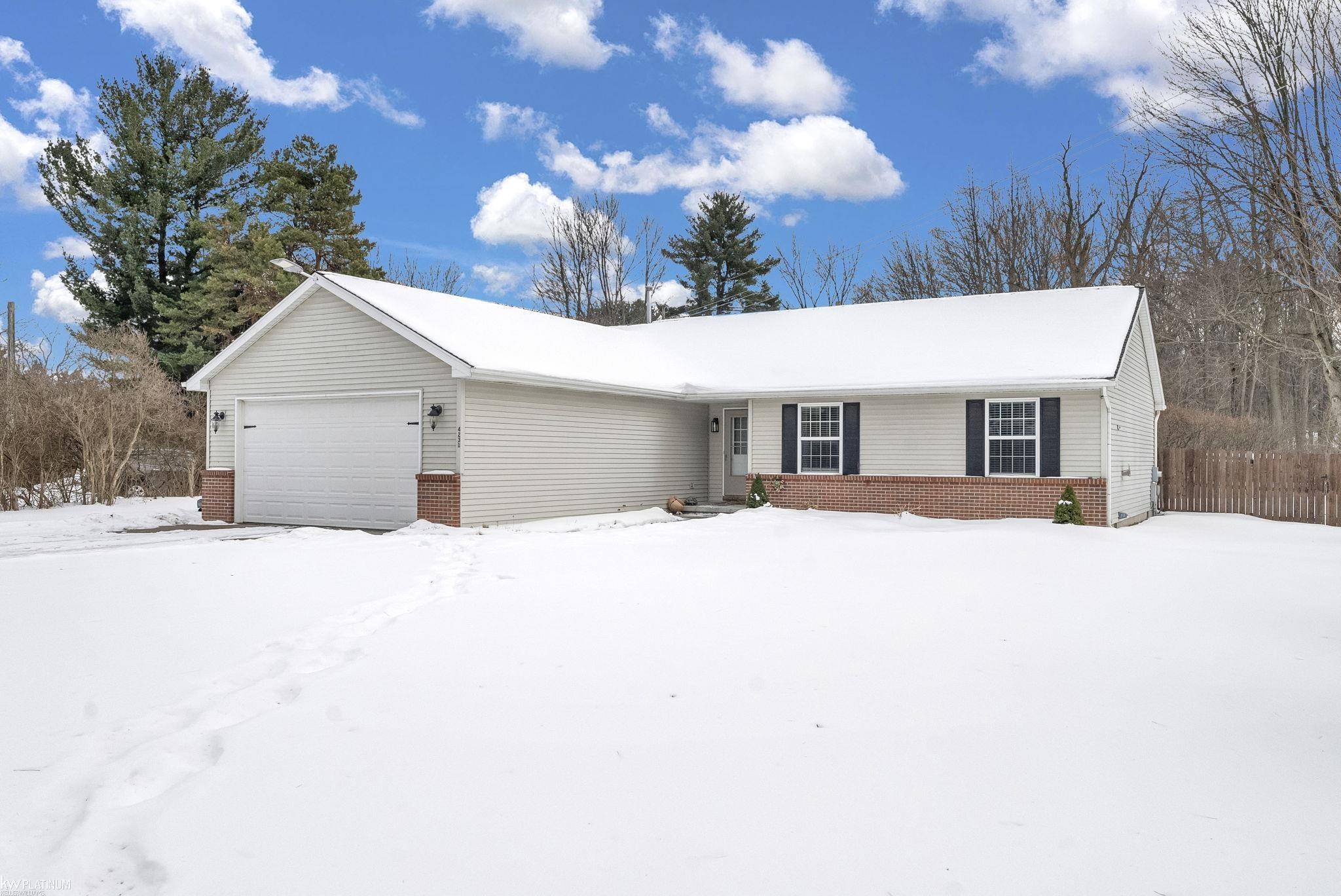 4231 Pine Grove AVE, Fort Gratiot Twp, MI 48059