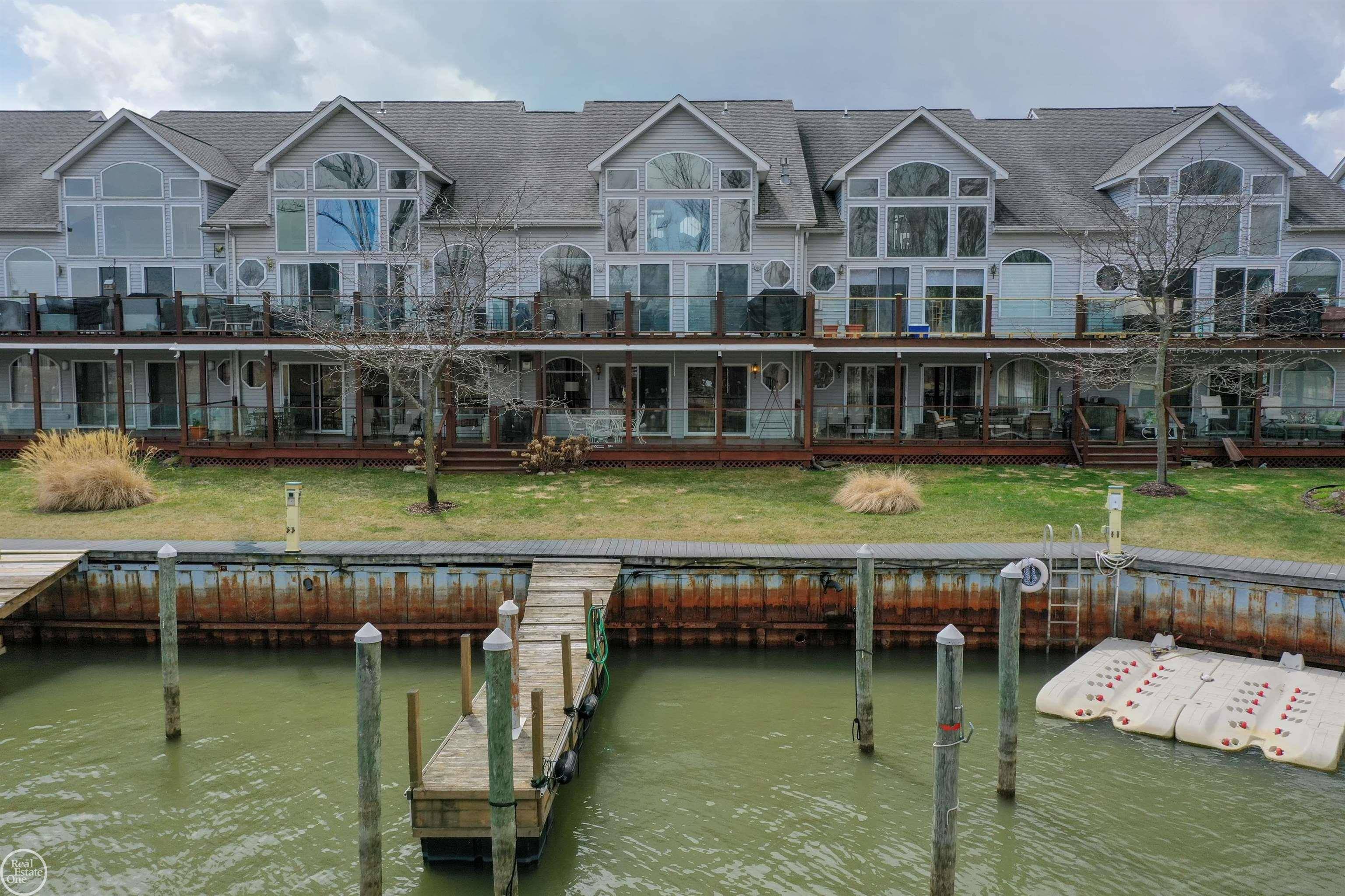 37814 Jefferson AVE, Harrison Twp, MI 48045