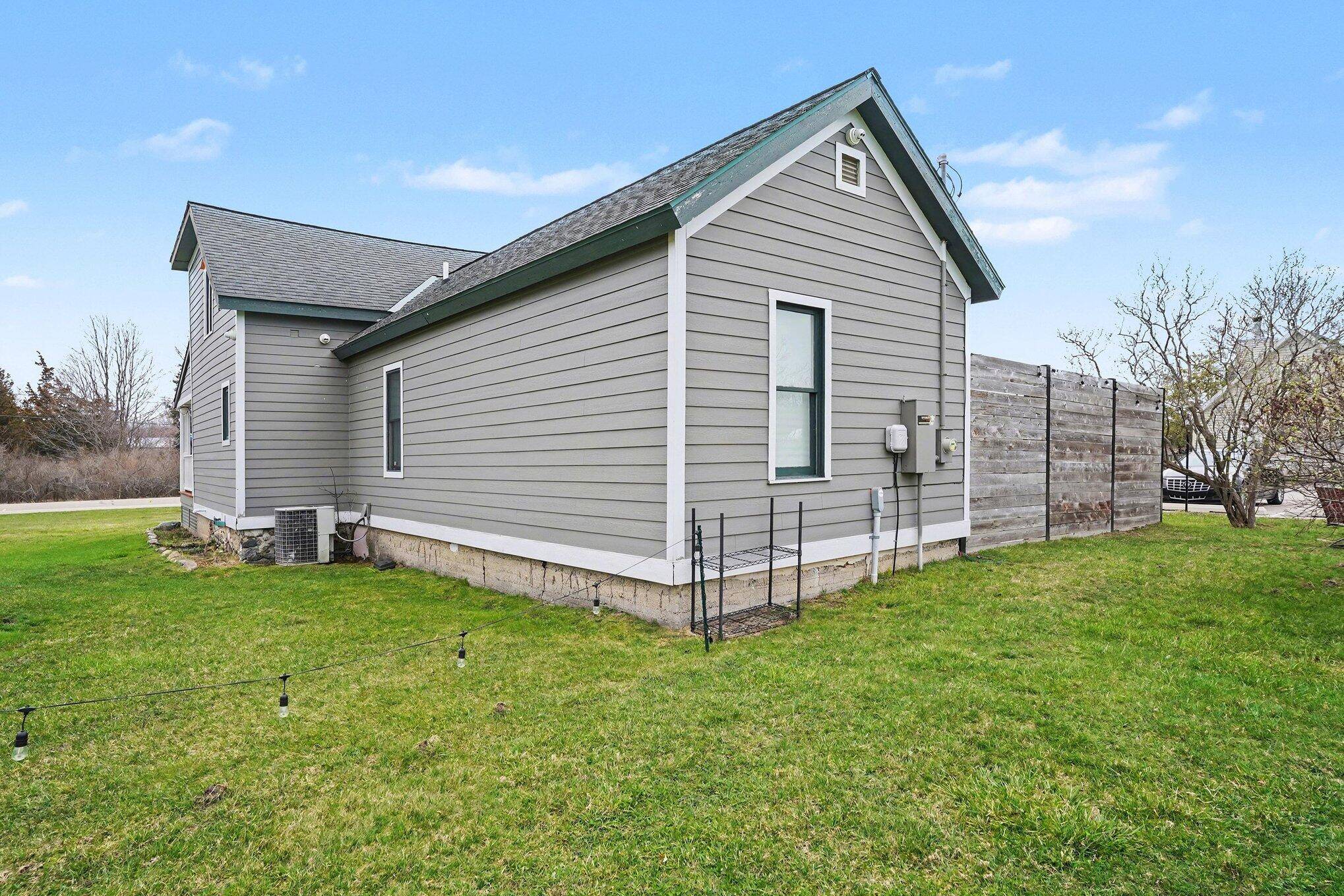 2918 Blue Star HWY, Douglas Vllg, MI 49406