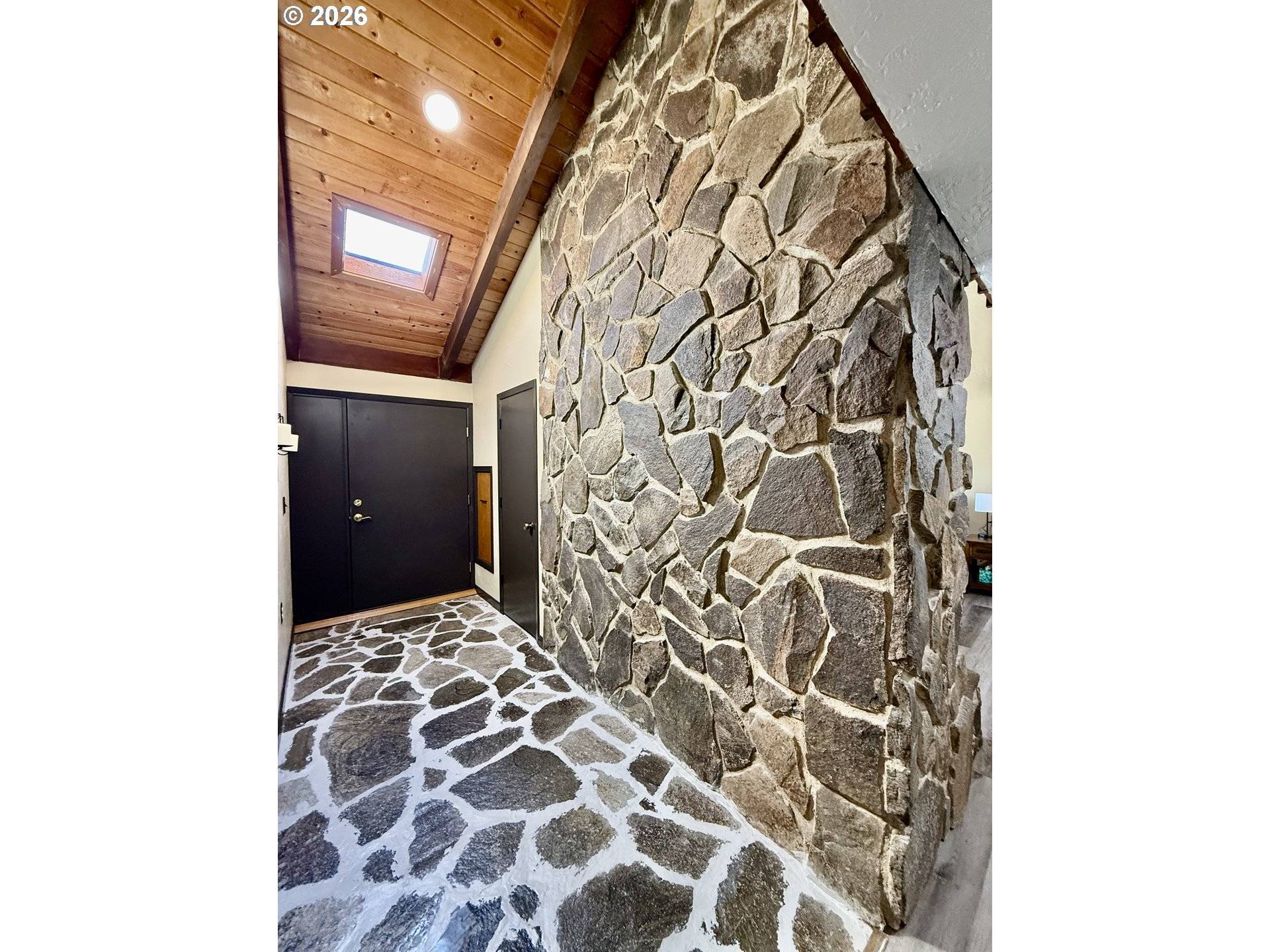 2580 FIR ST, North Bend, OR 97459