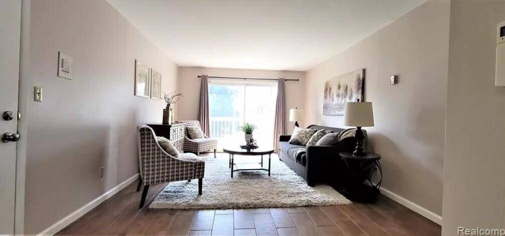 2445 Torquay AVE #211, Royal Oak City, MI 48073