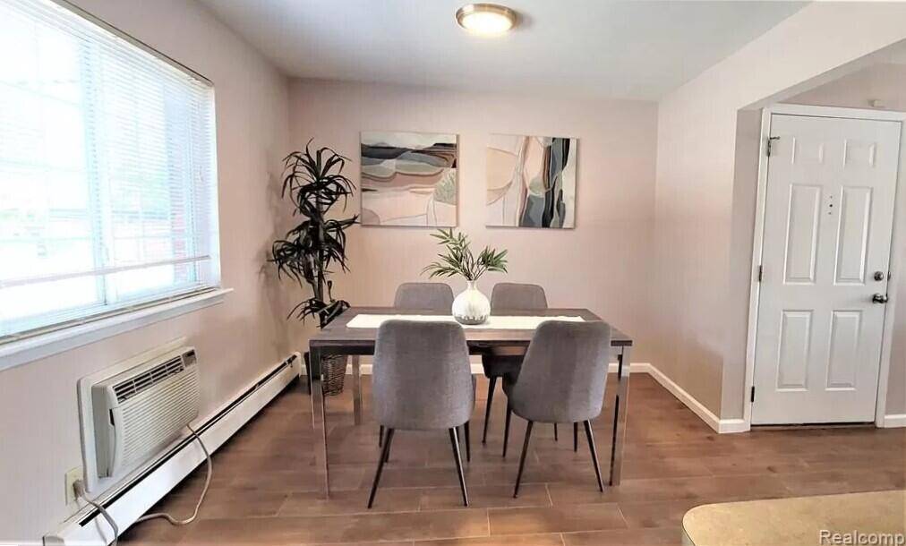 2445 Torquay AVE #211, Royal Oak City, MI 48073