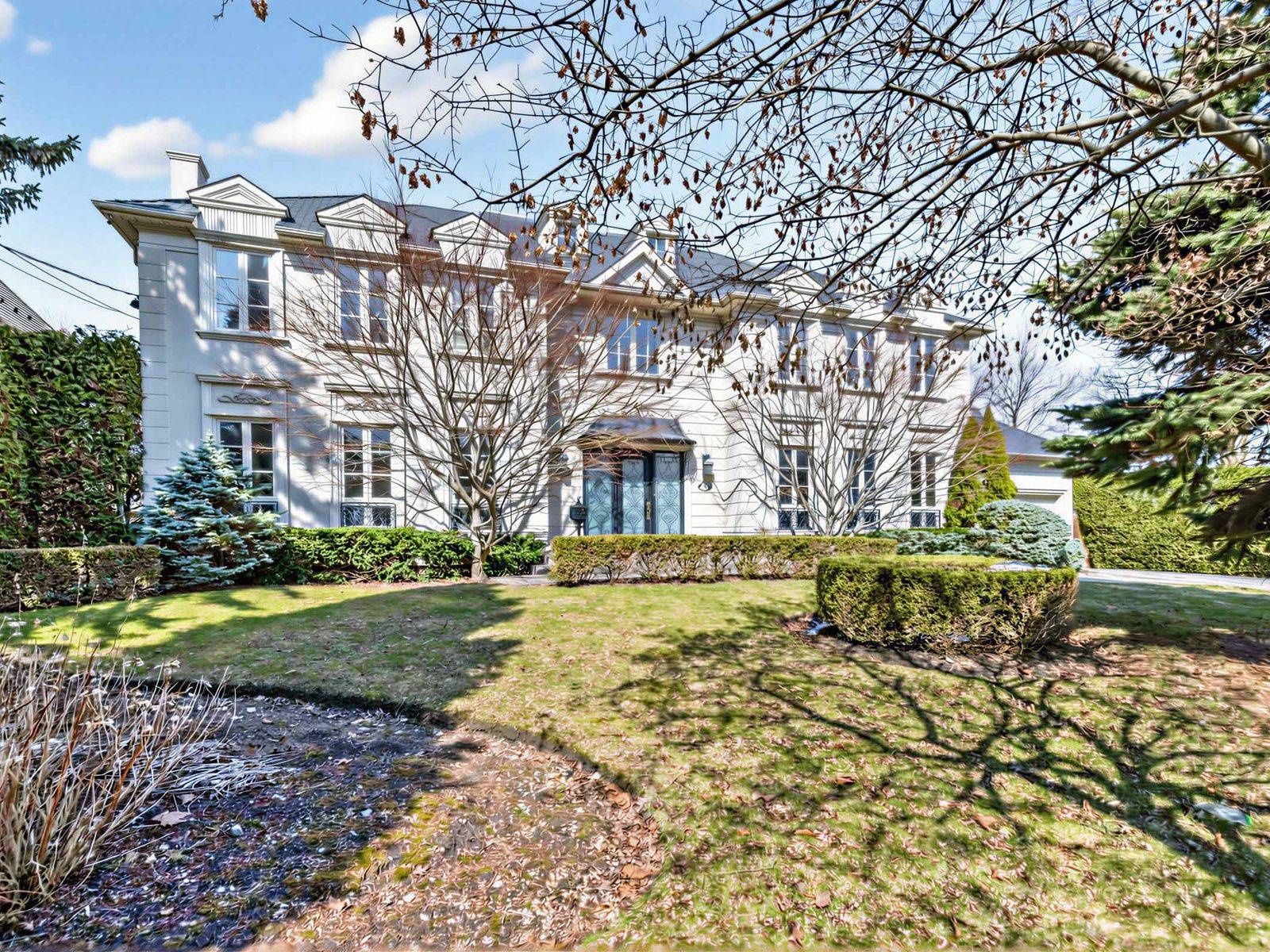 8 Colvestone RD, Toronto C12, ON M2L 1X3