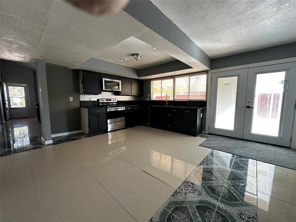 4601 Elm Ridge Lane, Garland, TX 75044