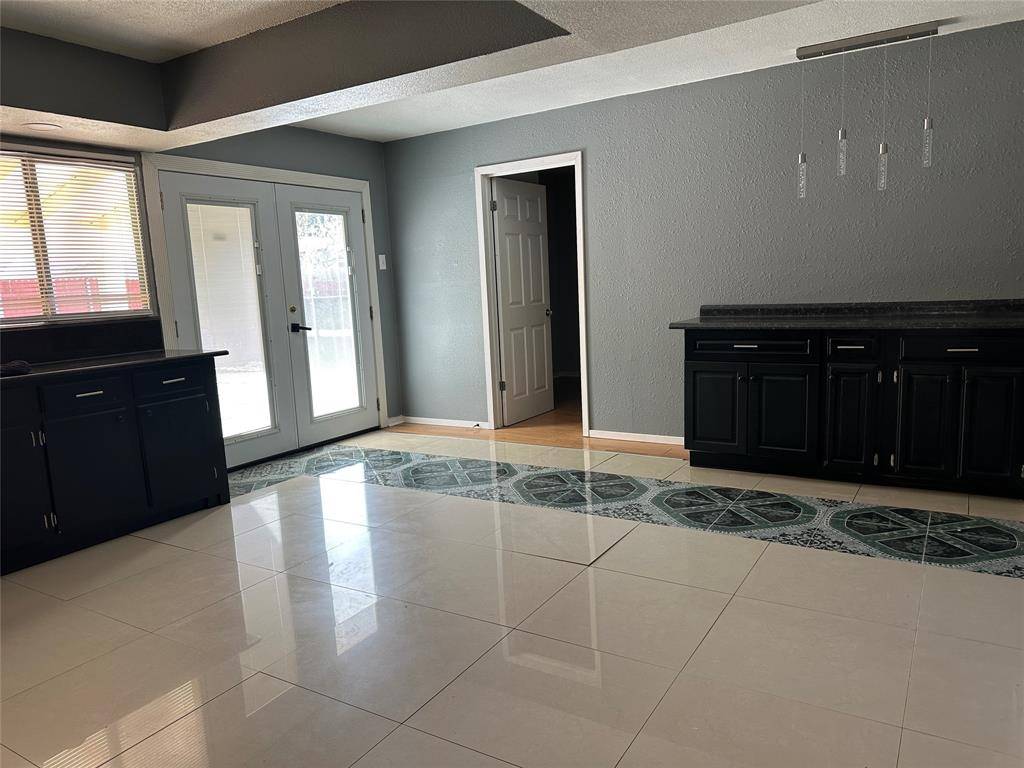 4601 Elm Ridge Lane, Garland, TX 75044