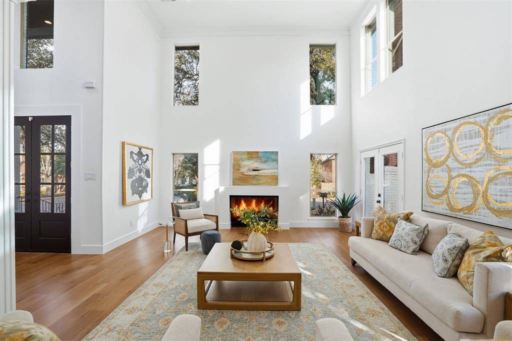 2 Parliament Place, Dallas, TX 75225