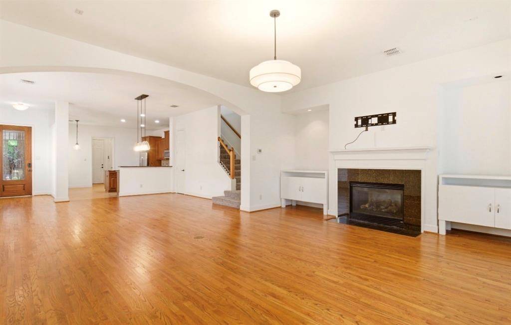 4525 W University Boulevard, Dallas, TX 75209